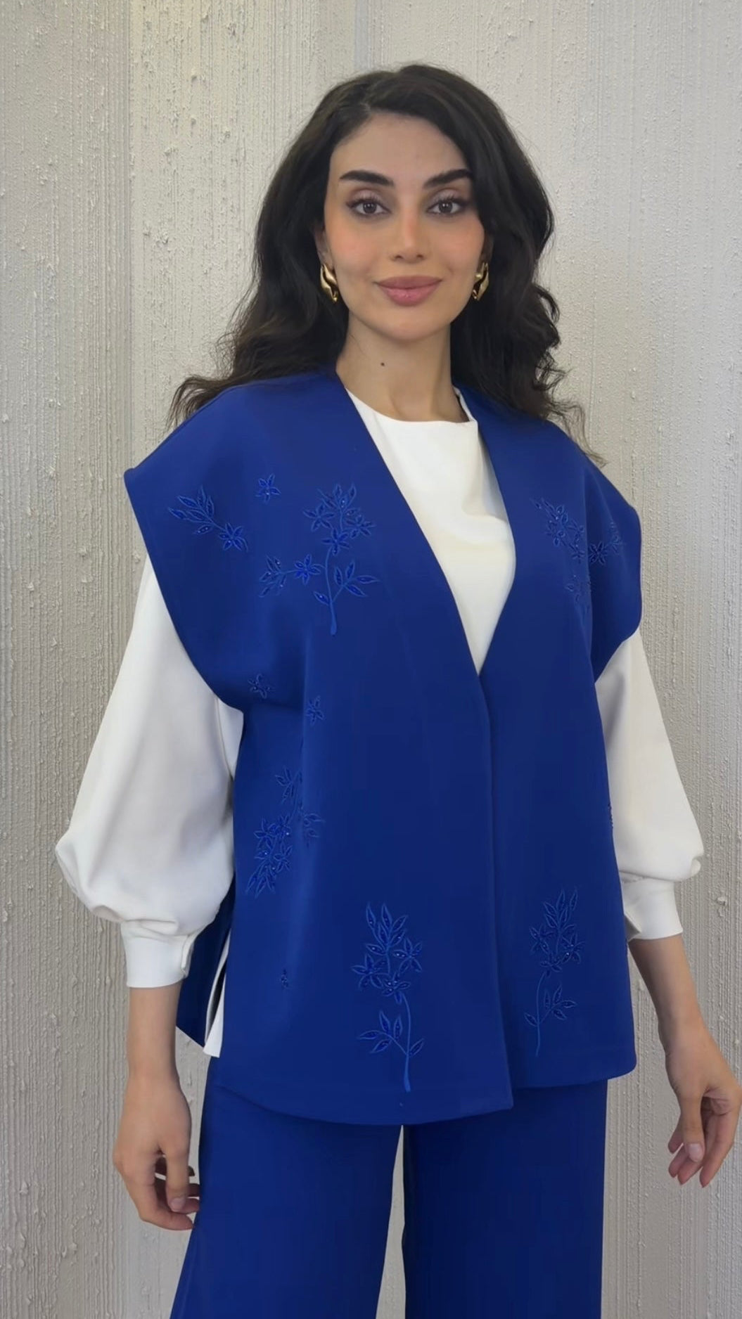 طقم ثلاث قطع( فست وقميص وبنطلون)